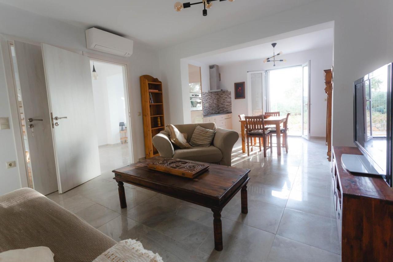 Appartement In Olive Groove House Peloponnesos Western Mani Kalianeika Bagian luar foto