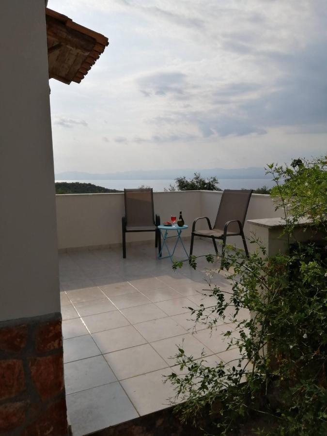 Appartement In Olive Groove House Peloponnesos Western Mani Kalianeika Bagian luar foto